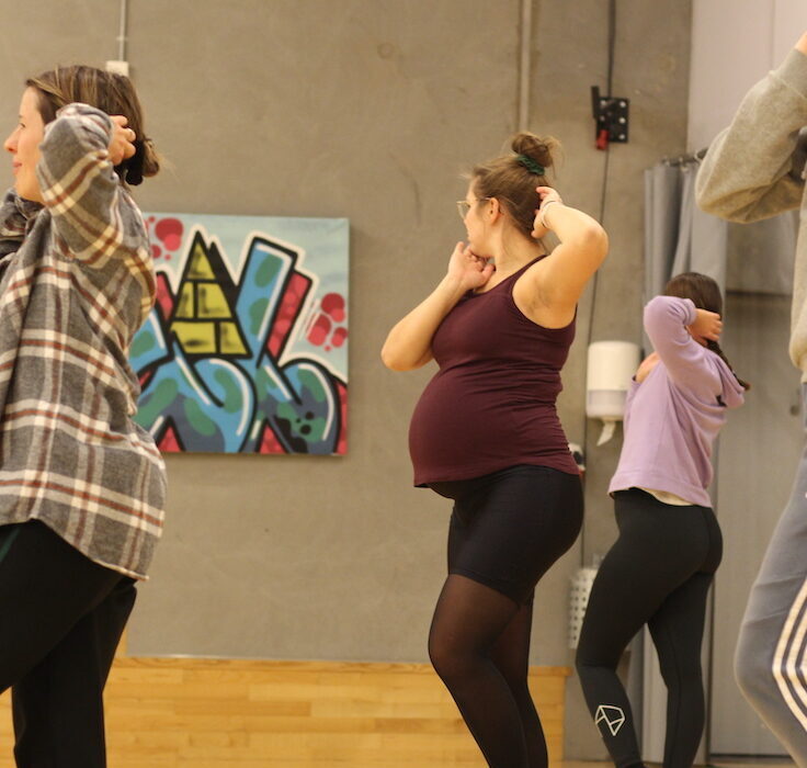 dansere i GAME Streetmekka Esbjerg, til dans for voksne. Der er 3 kvinder, den ene er gravid.